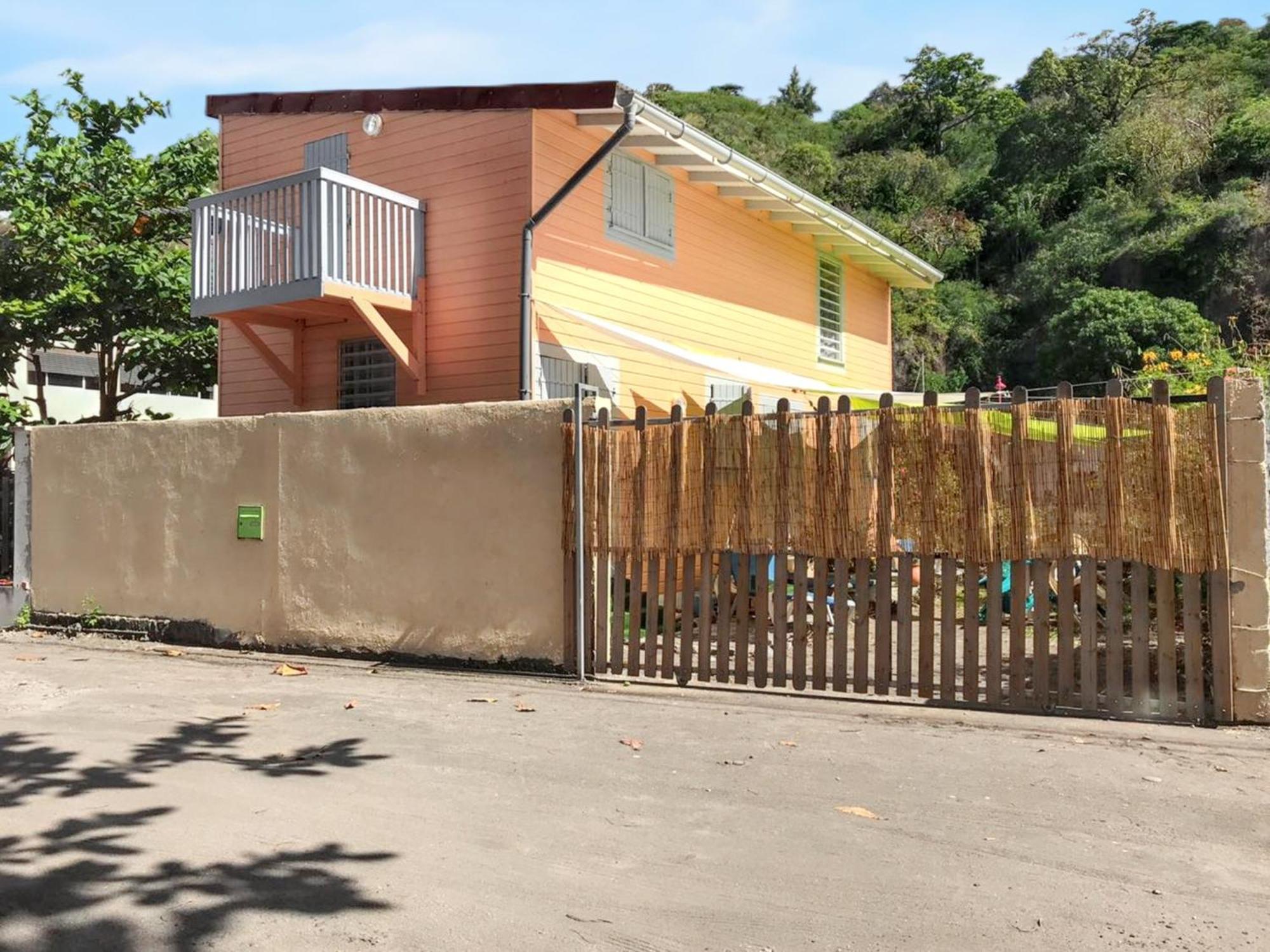 Appartement D'Une Chambre A Le Carbet A 1 M De La Plage Avec Vue Sur La Mer Jardin Clos Et Wifi Exterior foto